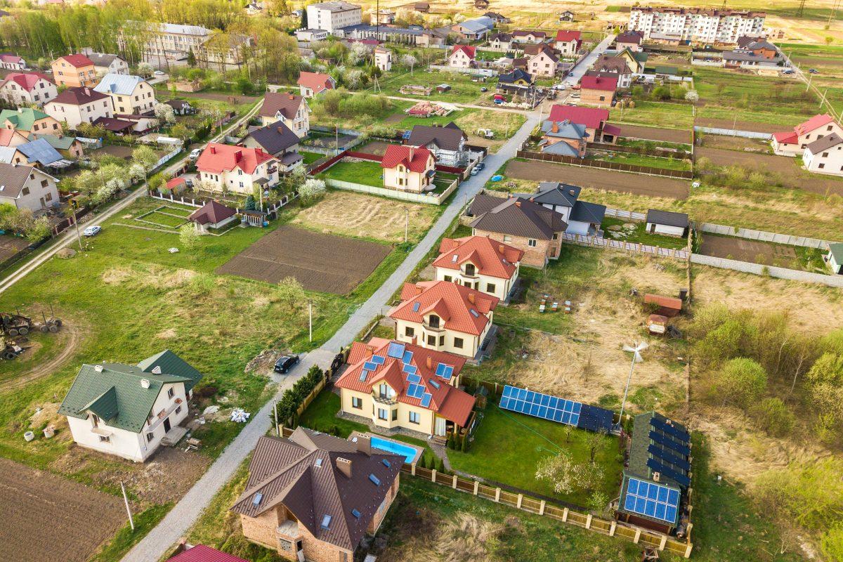 vue de haut d'une maison autonome
