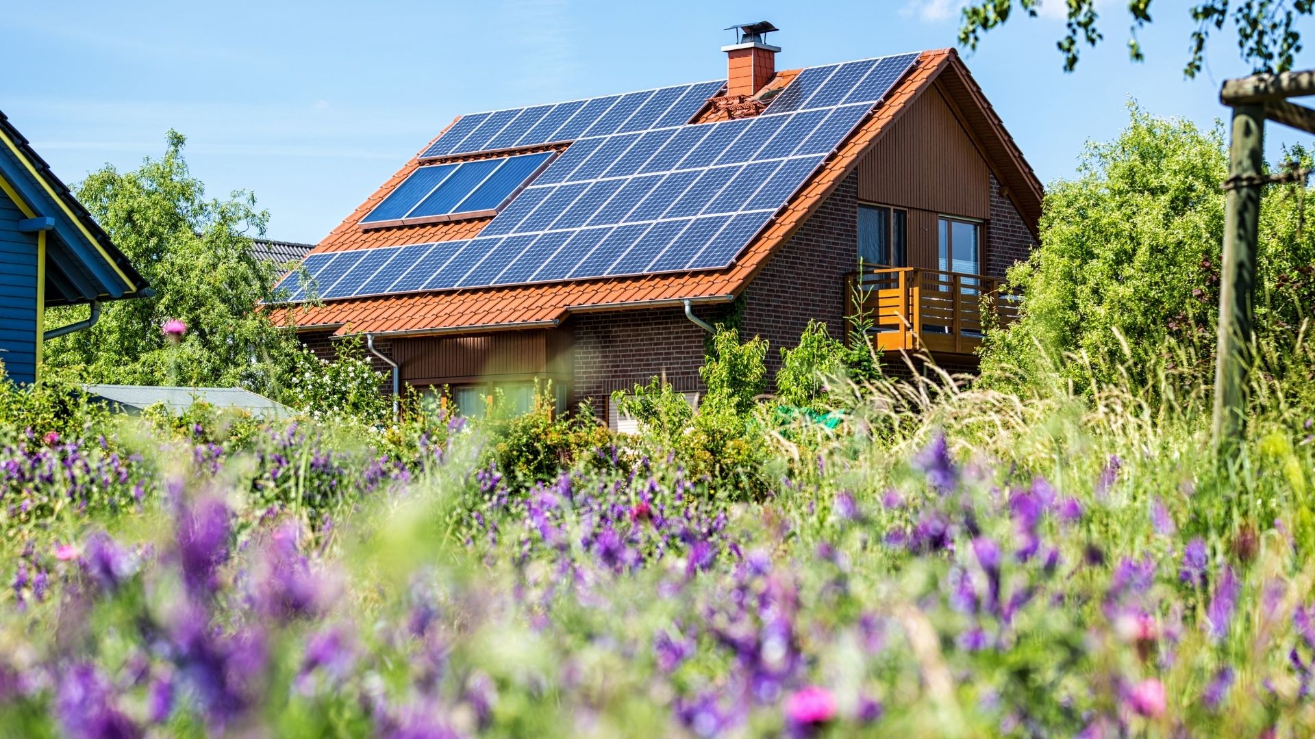 panneaux solaires pour une maison autonome alimentez votre foyer en energie renouvelable.jpeg