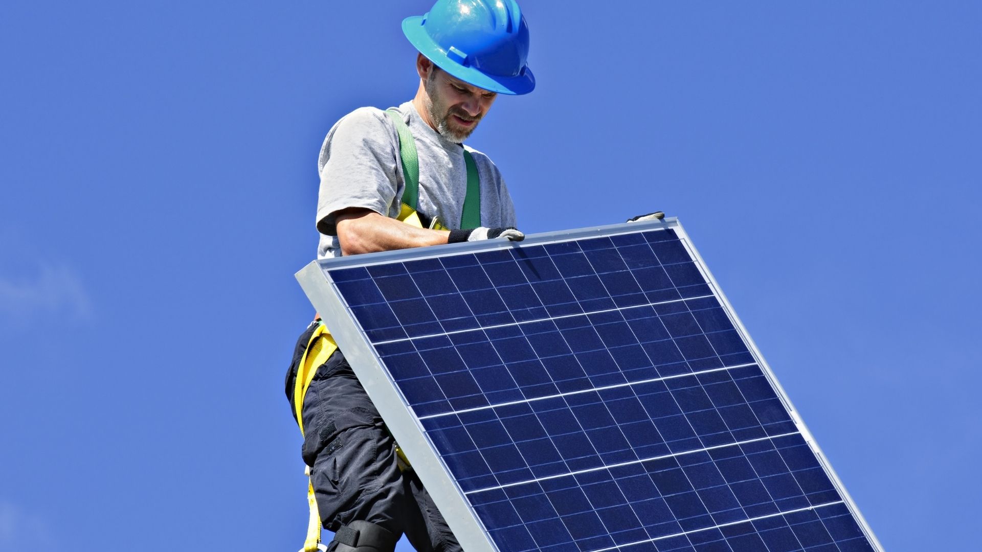 panneau solaire 12v applications et montages pour une alimentation en basse tension.jpeg