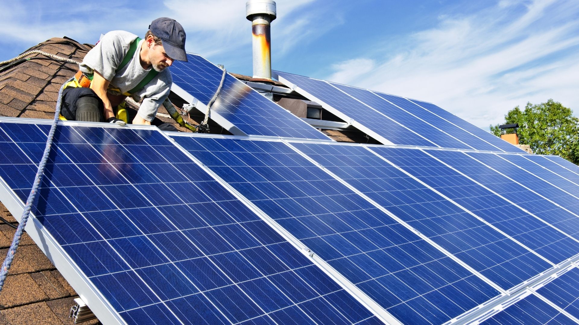 prix des panneaux solaires pour une maison de 100m2 estimation des couts et economies a long terme.jpeg