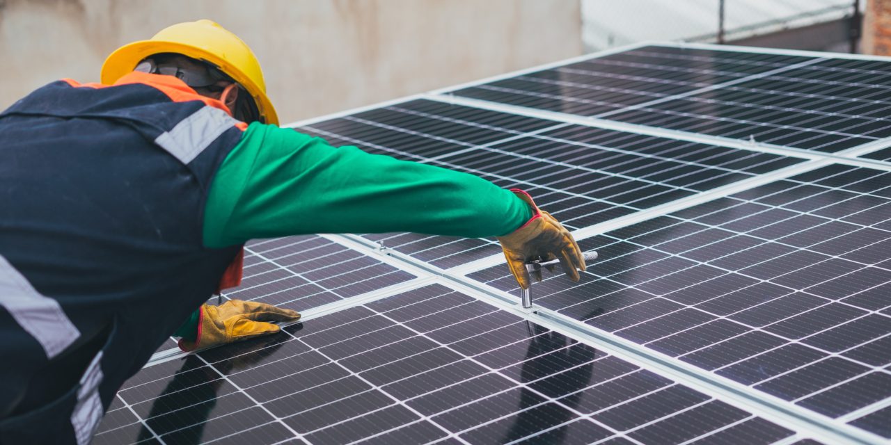 panneau solaire de 1000 watts performances applications et facteurs a considerer.jpeg