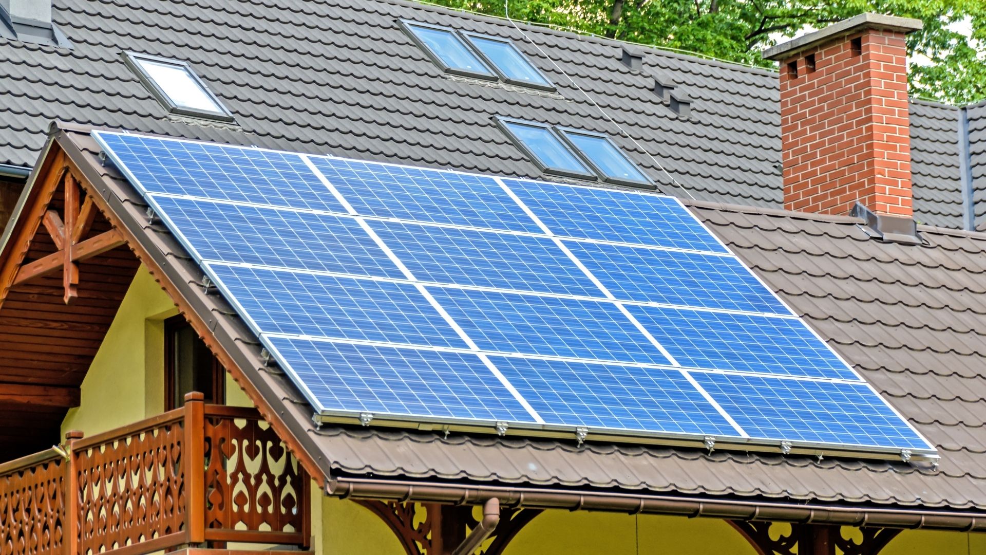 panneau solaire de 300w caracteristiques techniques et utilisations recommandees.jpeg